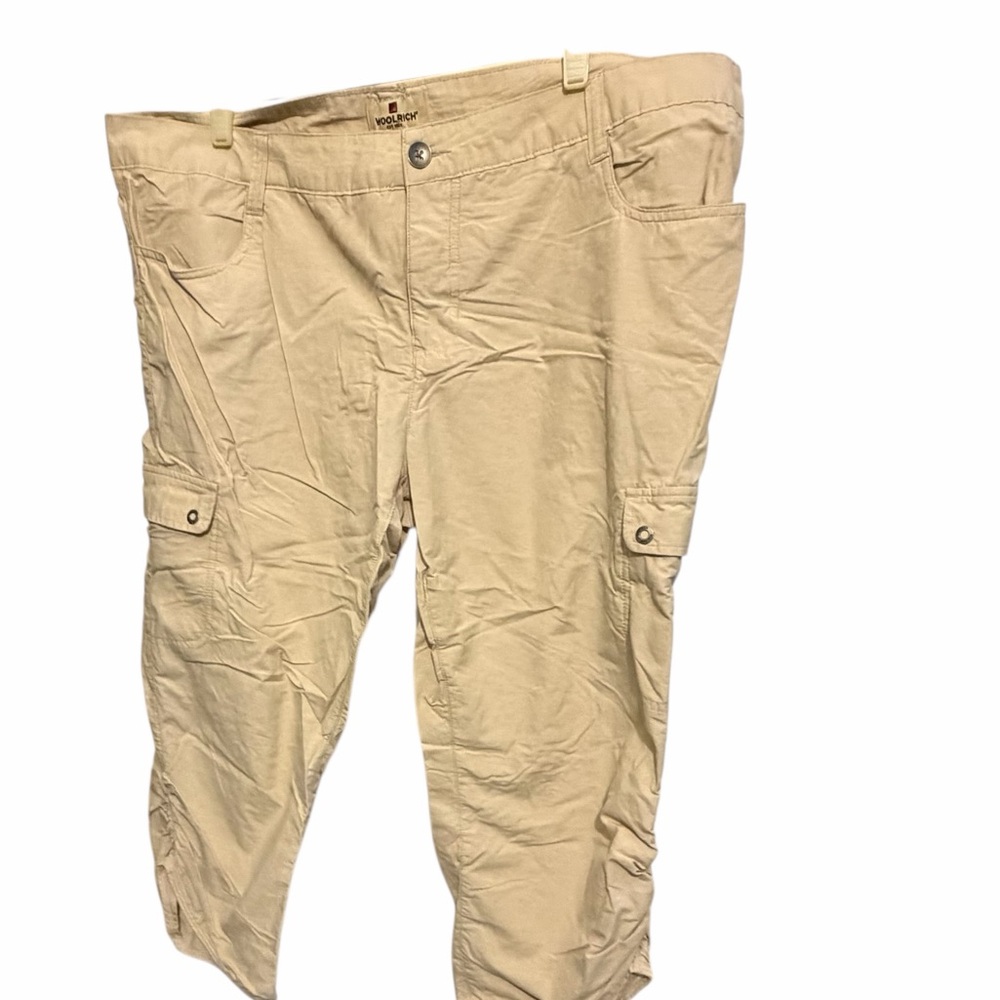 Woolrich size 12 tan hiking pants with cargo pockets high waist , cropped